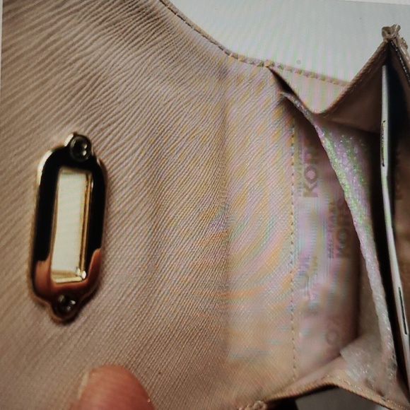 NWT Michael Kors Women's Trifold Polished Leather Wallet OYSTER - Picture 9 of 11